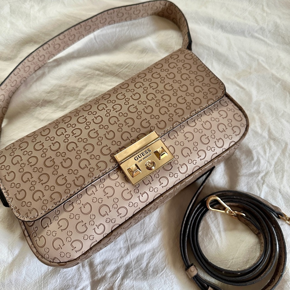 GUESS Shoulder Bag
